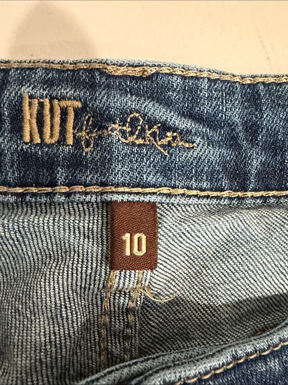 KUT from the Kloth Boyfriend Shorts Size 10 Medium Wash Rolled Cuff Denim